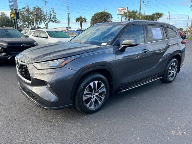 used 2020 Toyota Highlander car, priced at $29,877