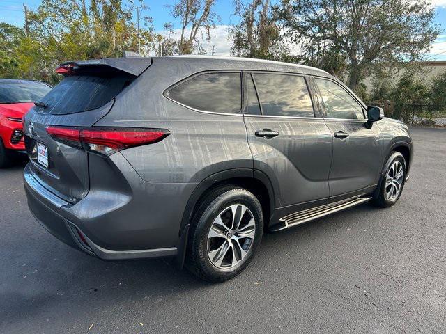 used 2020 Toyota Highlander car, priced at $29,877