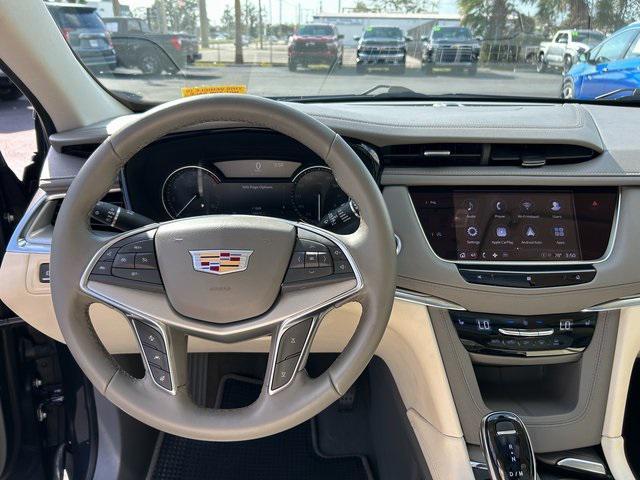 used 2021 Cadillac XT5 car, priced at $30,000