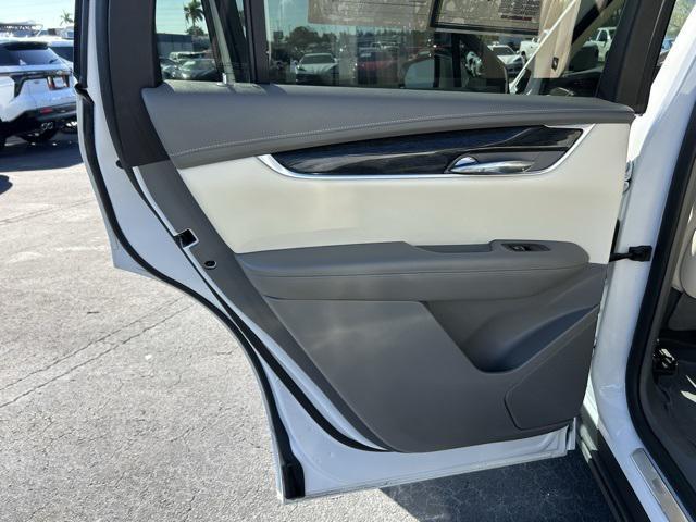 used 2022 Cadillac XT6 car, priced at $31,186