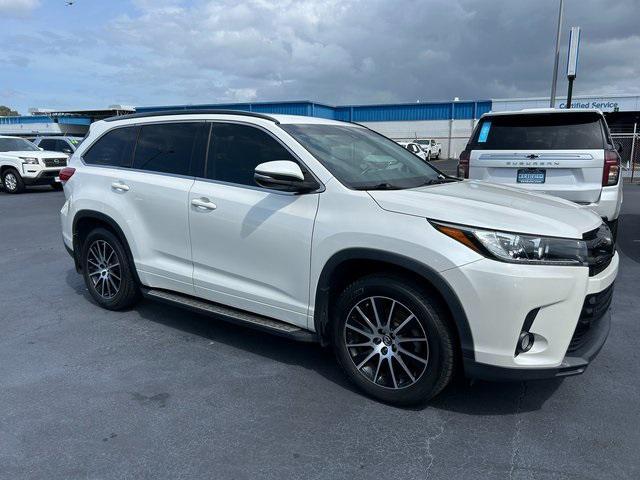 used 2018 Toyota Highlander car, priced at $25,977