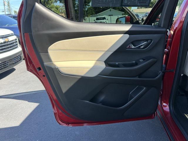 used 2023 Chevrolet Traverse car, priced at $36,400