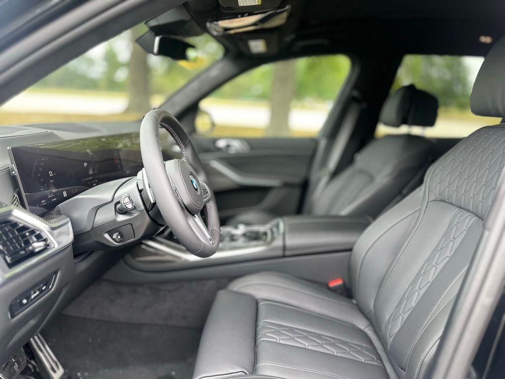 new 2026 BMW X7 car, priced at $125,675