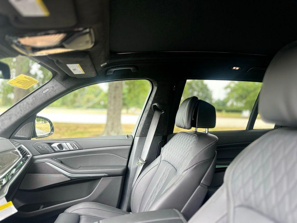 new 2026 BMW X7 car, priced at $125,675