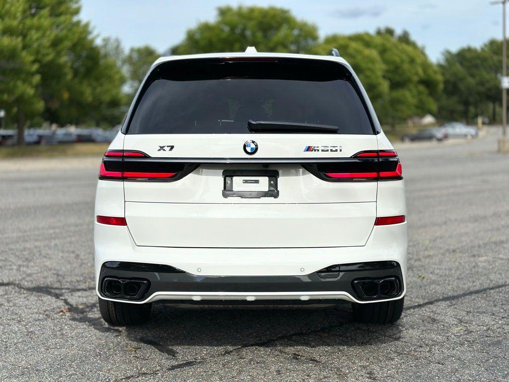 new 2026 BMW X7 car, priced at $123,155