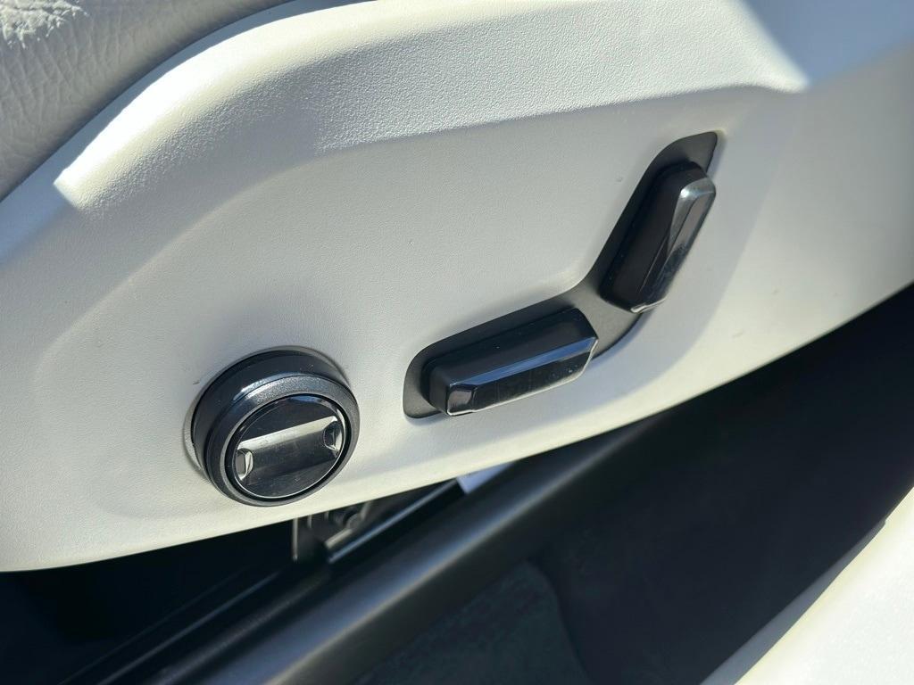 used 2023 Volvo XC60 car, priced at $40,548