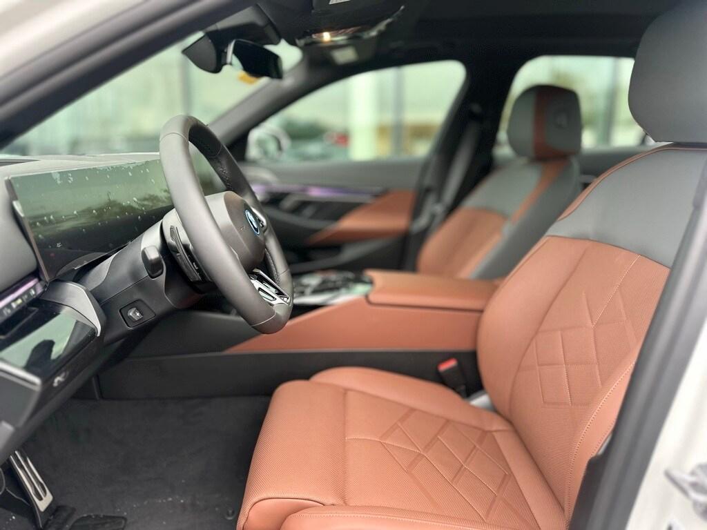new 2025 BMW 550e car, priced at $83,625