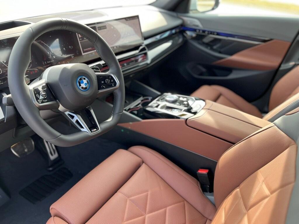 new 2025 BMW 550e car, priced at $83,625