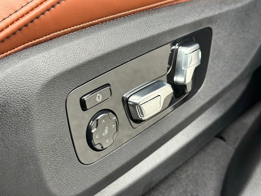 new 2025 BMW 550e car, priced at $83,625
