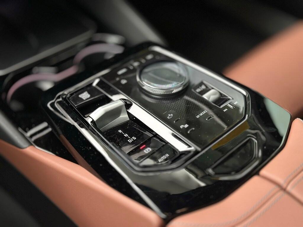 new 2025 BMW 550e car, priced at $83,625