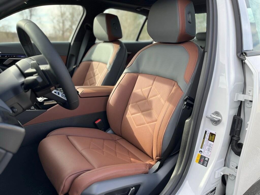 new 2025 BMW 550e car, priced at $83,625