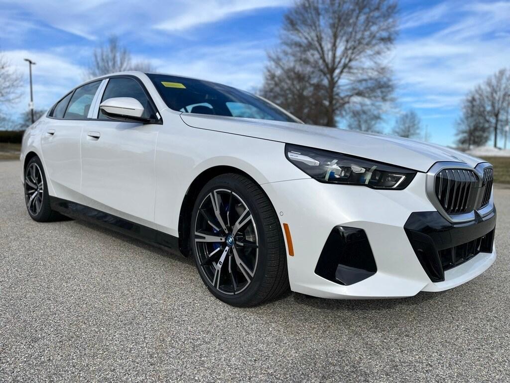 new 2025 BMW 550e car, priced at $83,625