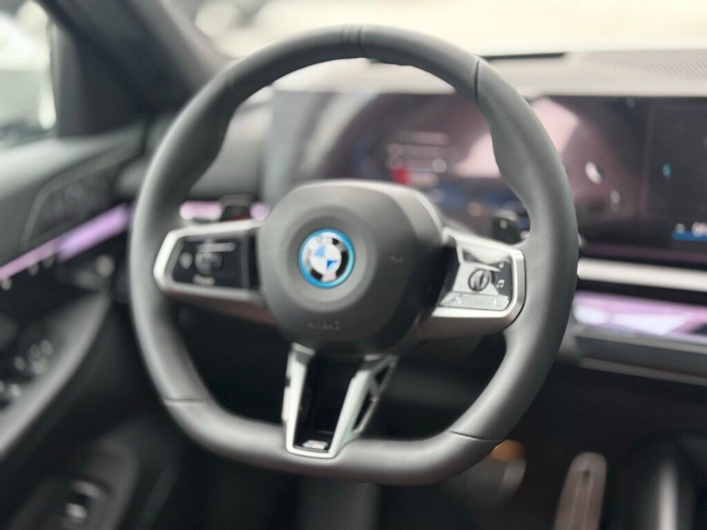 new 2025 BMW 550e car, priced at $83,625