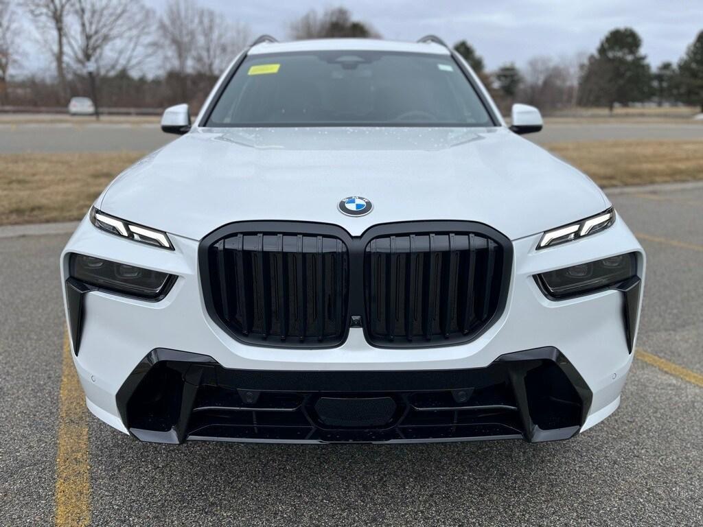 new 2025 BMW X7 car, priced at $96,205