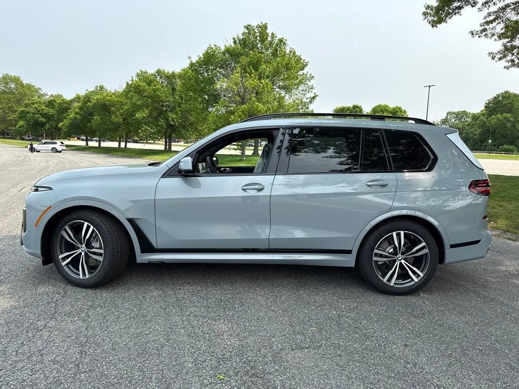 new 2026 BMW X7 car, priced at $95,675