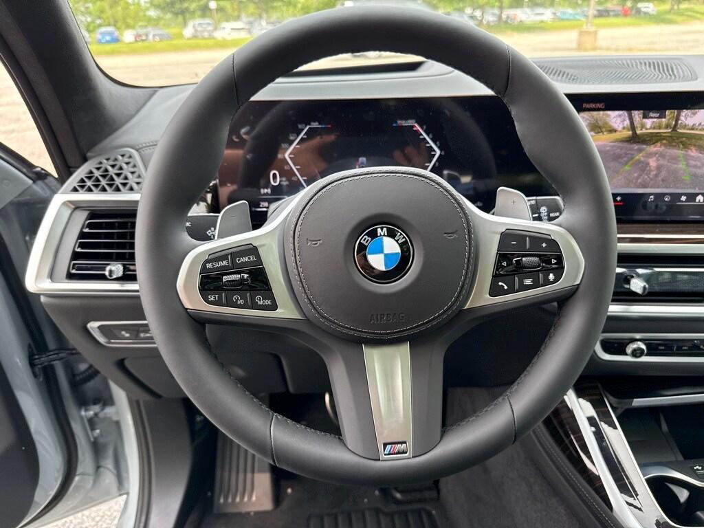 new 2026 BMW X7 car, priced at $95,675