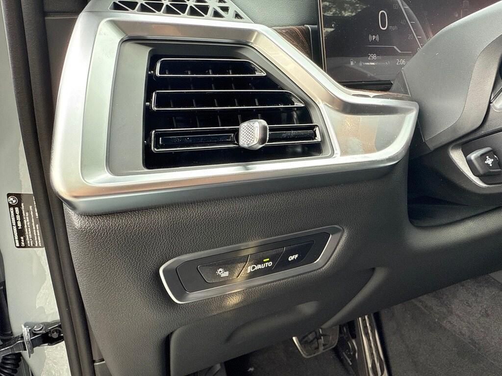 new 2026 BMW X7 car, priced at $95,675