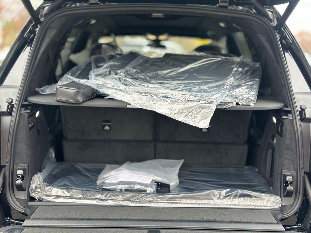new 2026 BMW X7 car, priced at $97,030