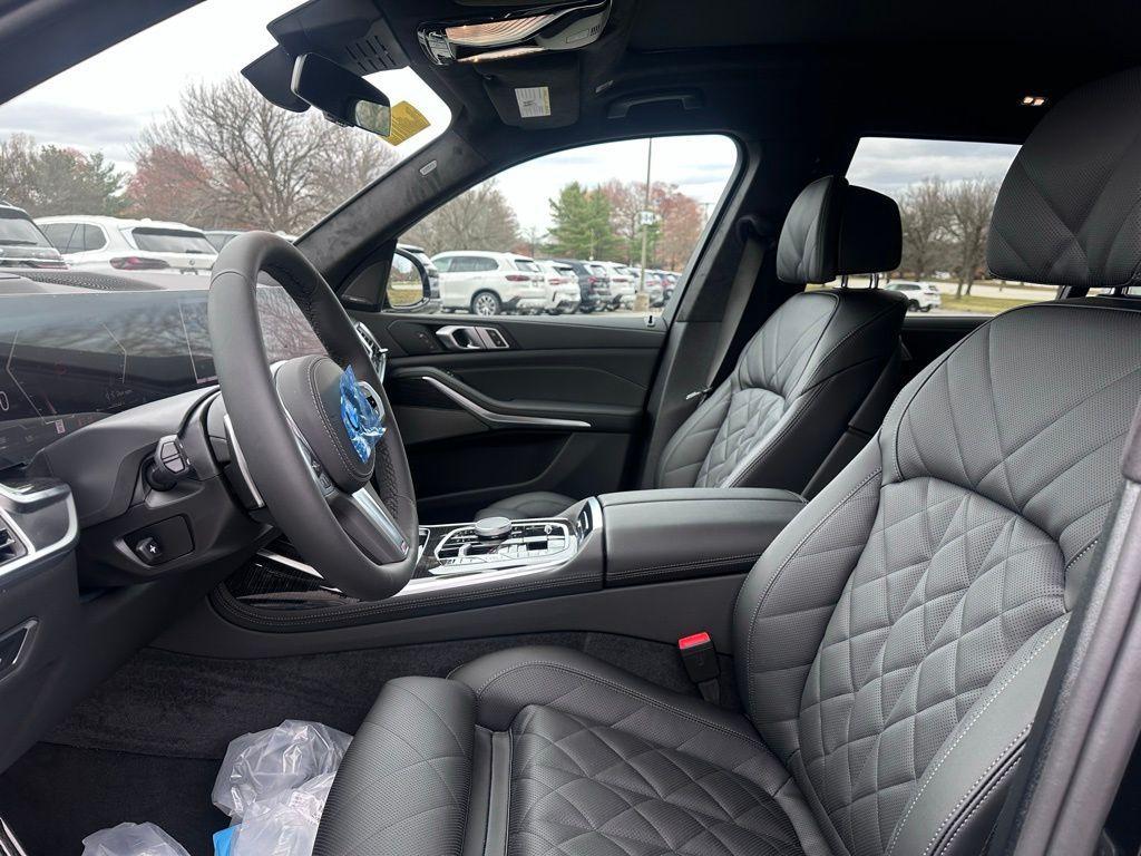 new 2026 BMW X7 car, priced at $97,030
