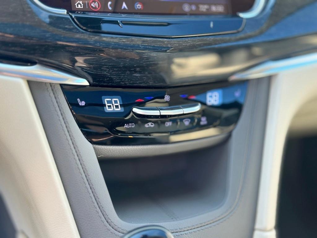 used 2022 Cadillac XT6 car, priced at $32,995