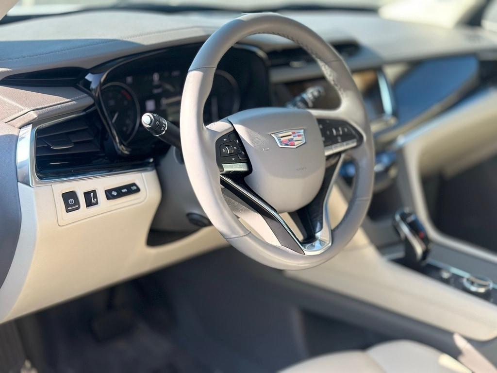 used 2022 Cadillac XT6 car, priced at $32,995