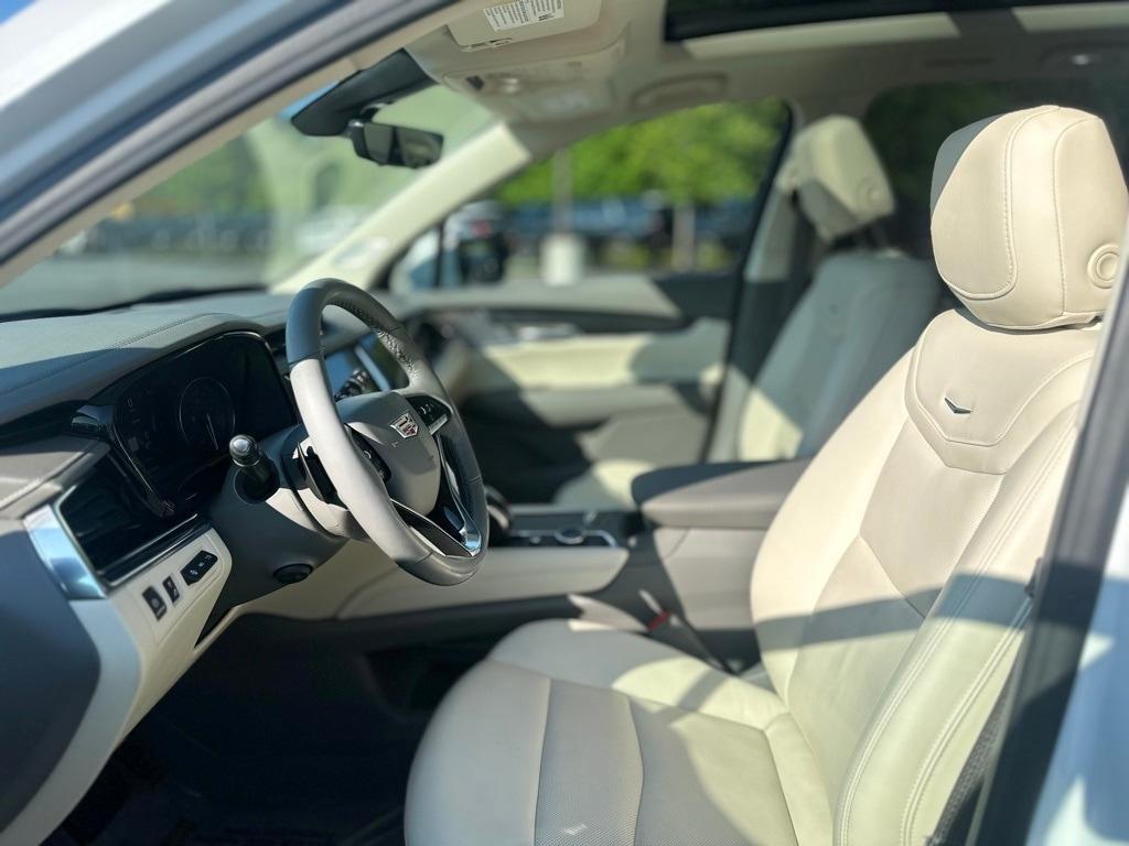 used 2022 Cadillac XT6 car, priced at $32,995