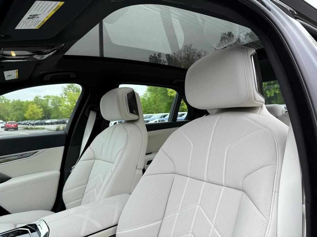 new 2025 BMW i7 car, priced at $110,625