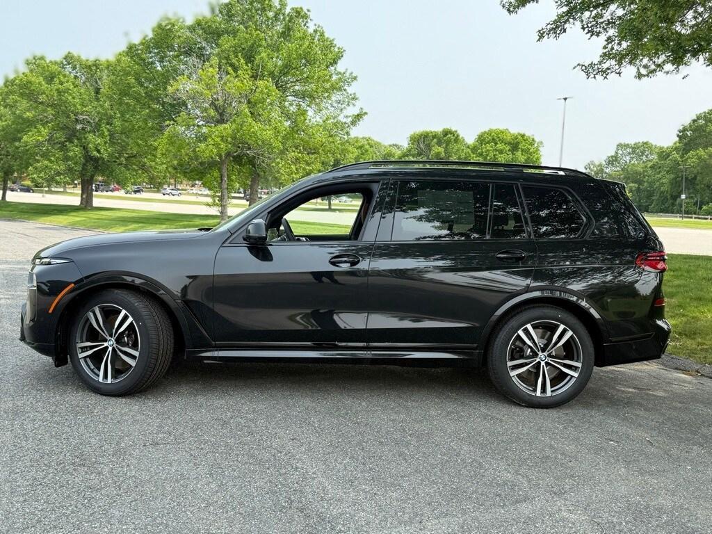 new 2025 BMW X7 car, priced at $118,925