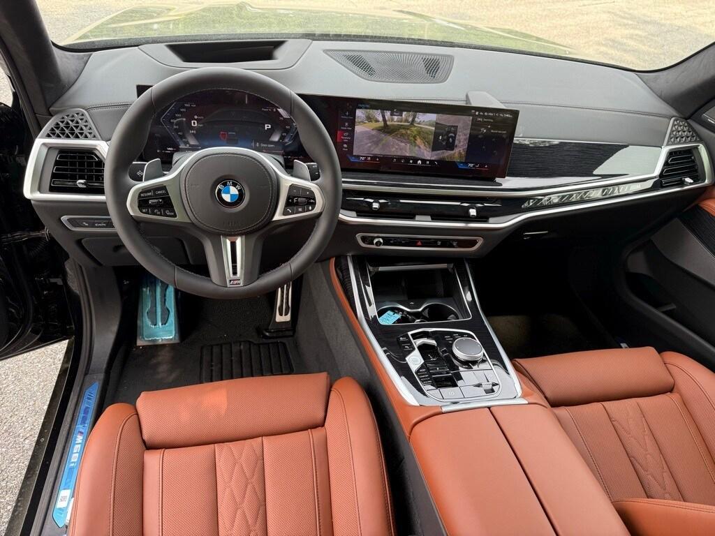 new 2025 BMW X7 car, priced at $118,925