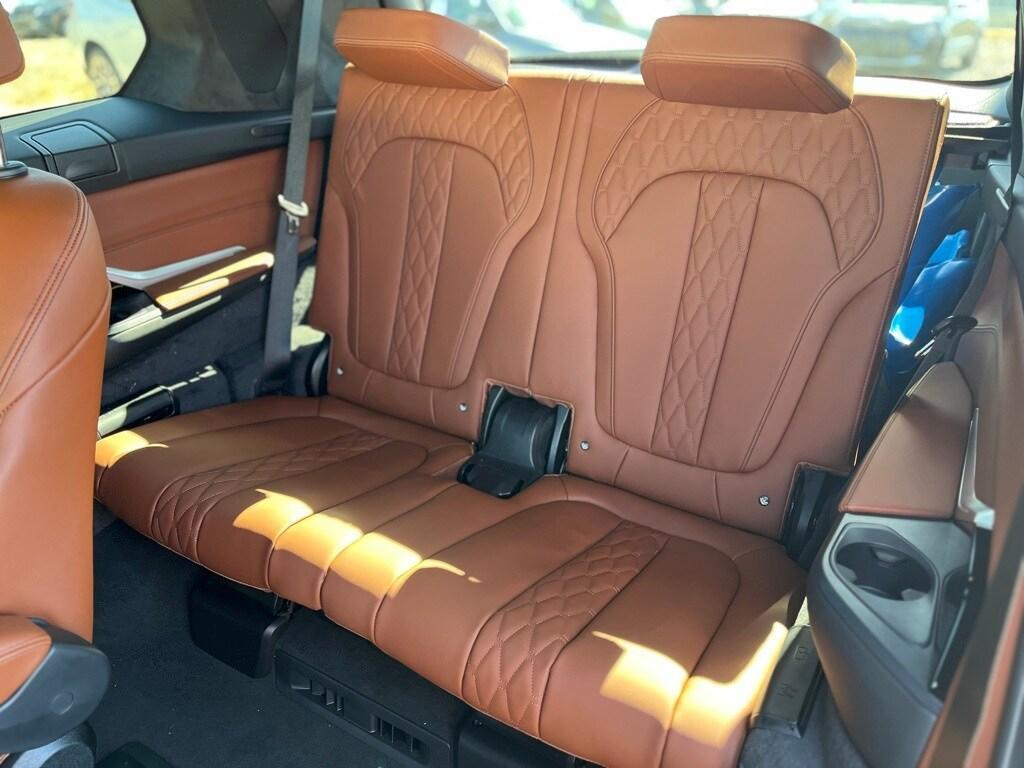 new 2025 BMW X7 car, priced at $118,925