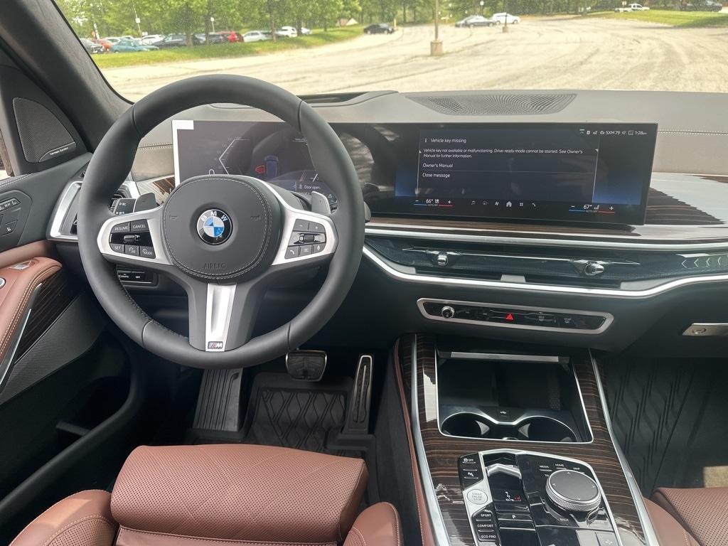 new 2025 BMW X7 car, priced at $95,760