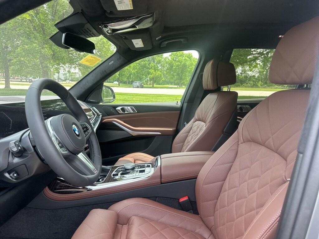 new 2025 BMW X7 car, priced at $95,760