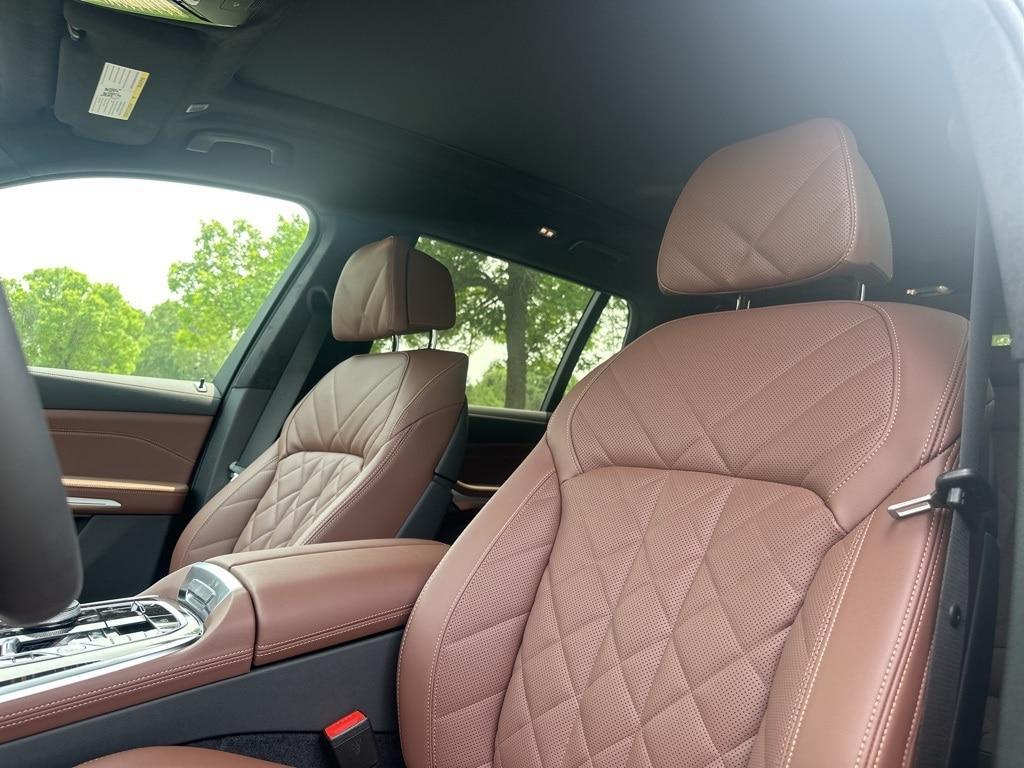 new 2025 BMW X7 car, priced at $95,760