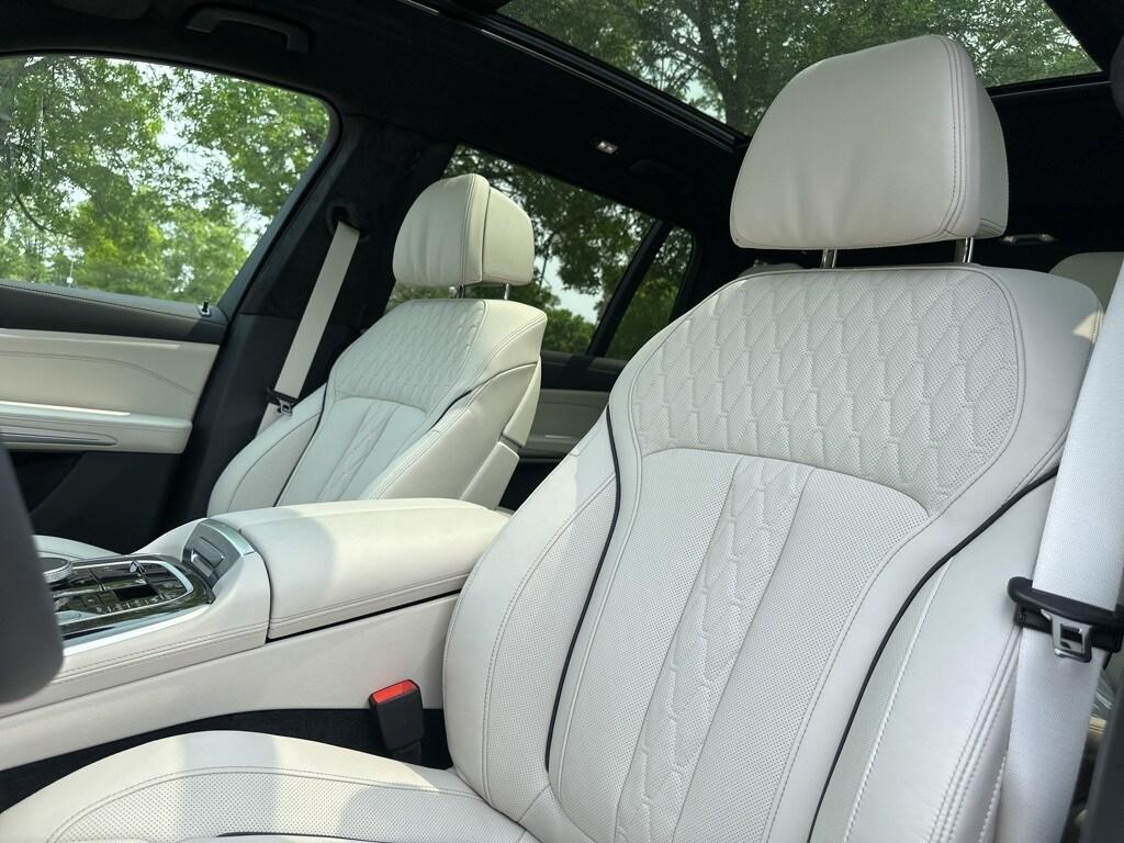 new 2025 BMW X7 car, priced at $119,975