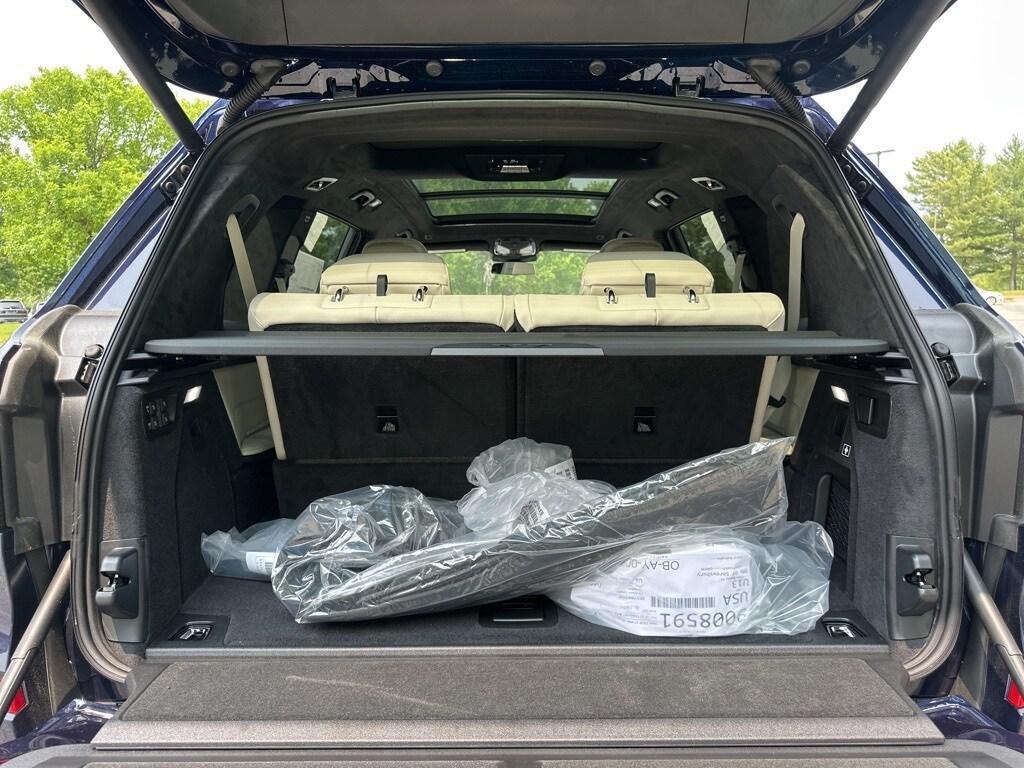 new 2025 BMW X7 car, priced at $119,975
