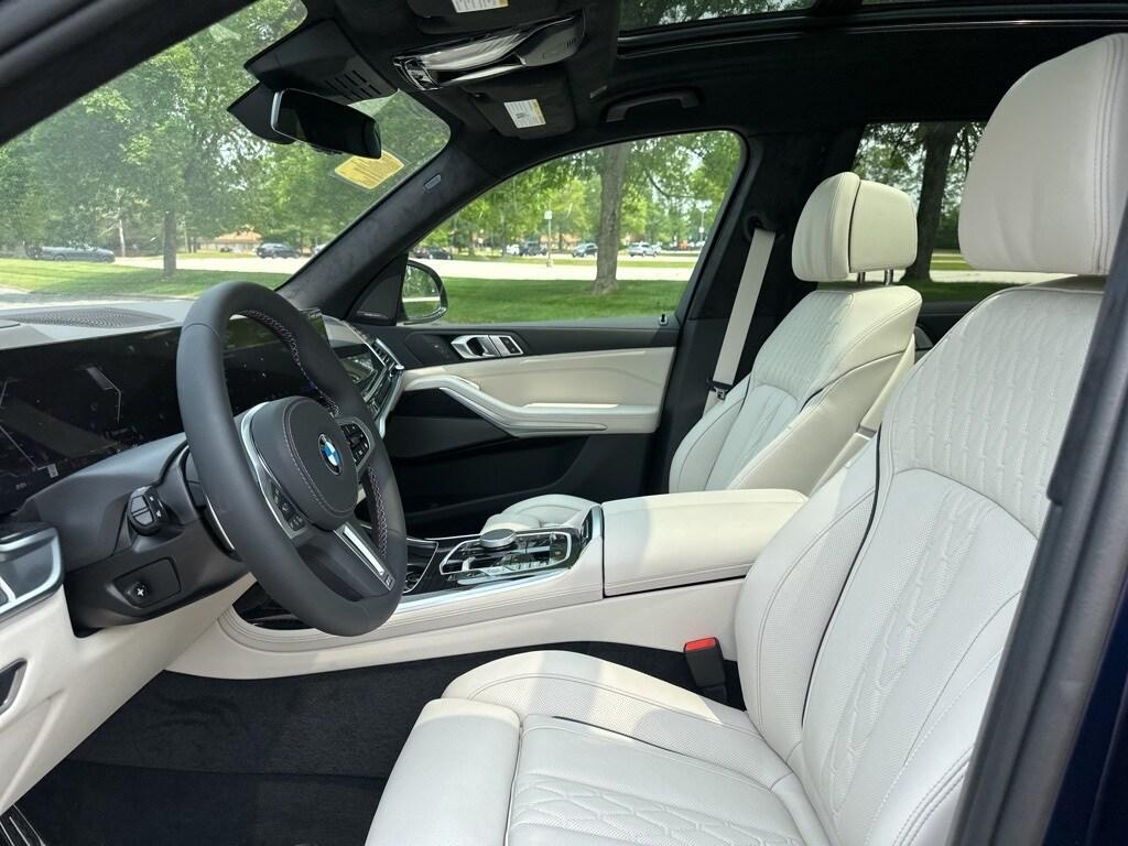 new 2025 BMW X7 car, priced at $119,975