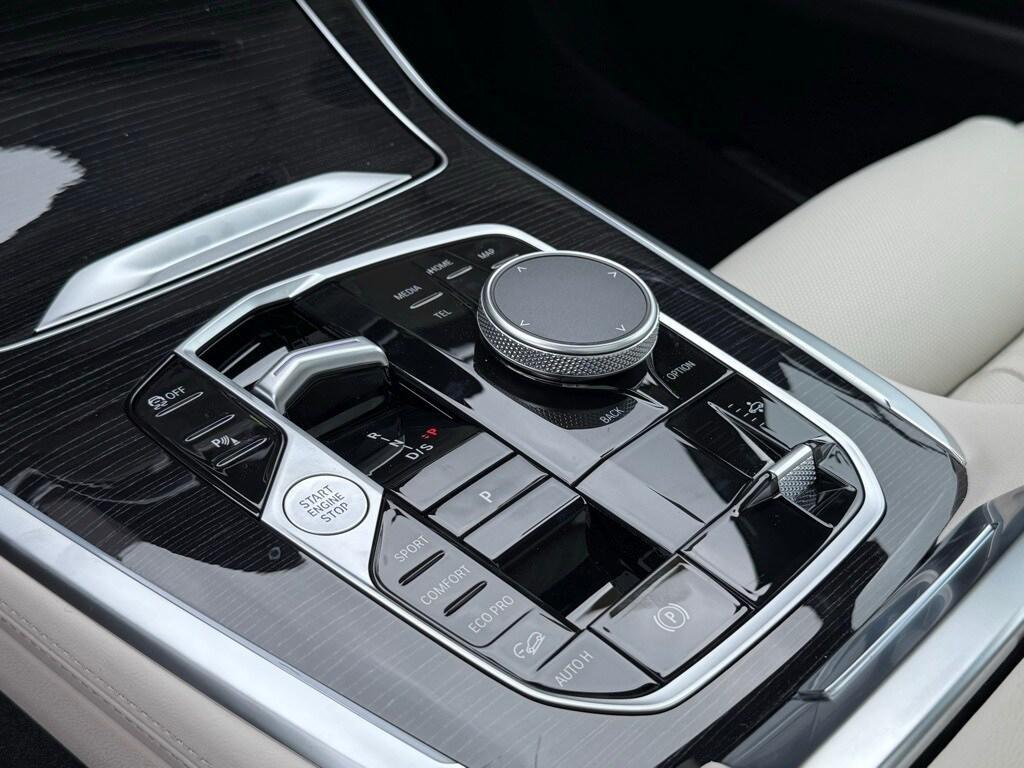 new 2025 BMW X7 car, priced at $119,975