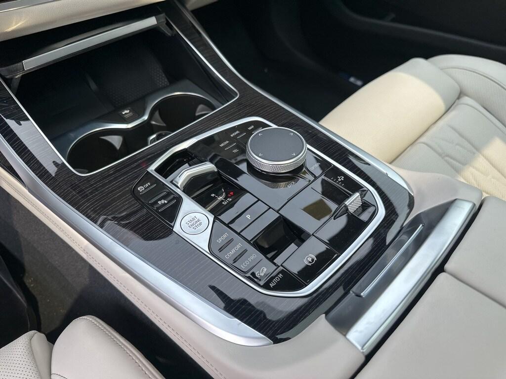 new 2025 BMW X7 car, priced at $119,975
