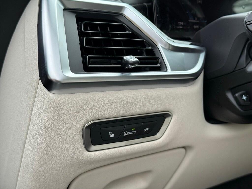 new 2025 BMW X7 car, priced at $119,975