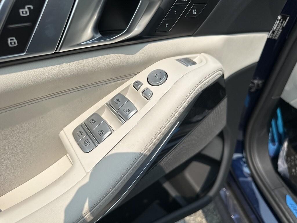 new 2025 BMW X7 car, priced at $119,975