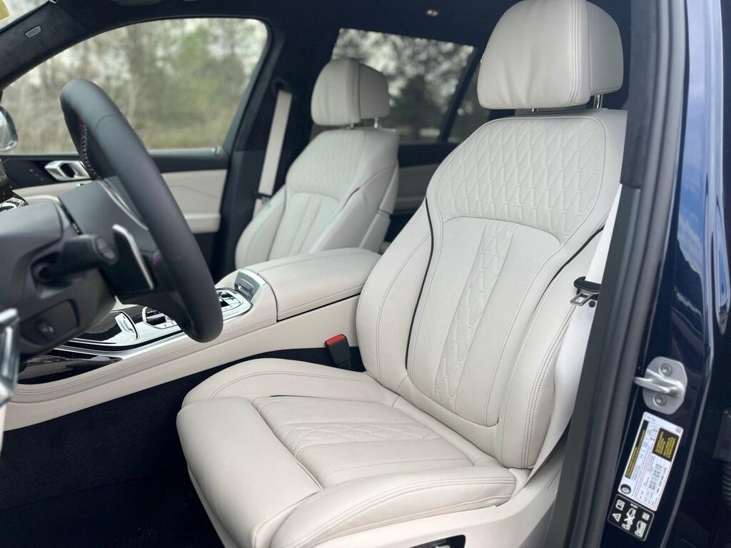 new 2025 BMW X7 car, priced at $119,975