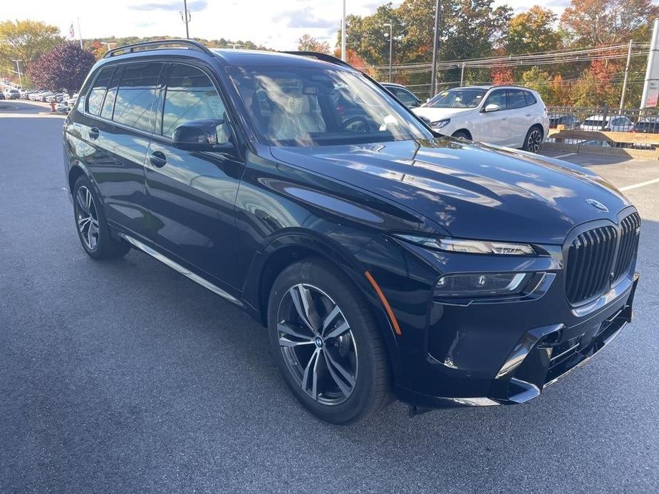 new 2025 BMW X7 car, priced at $118,120