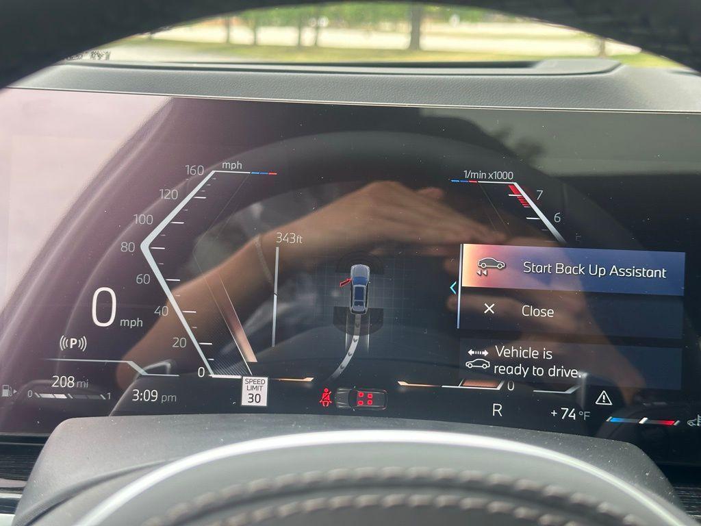 new 2026 BMW X7 car, priced at $100,680