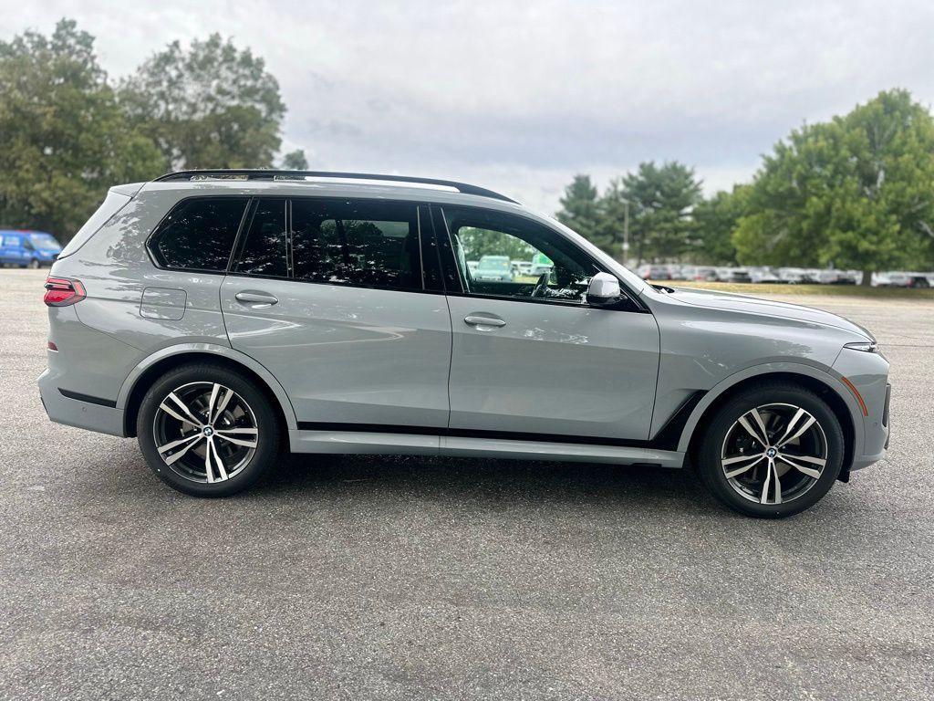 new 2026 BMW X7 car, priced at $100,680