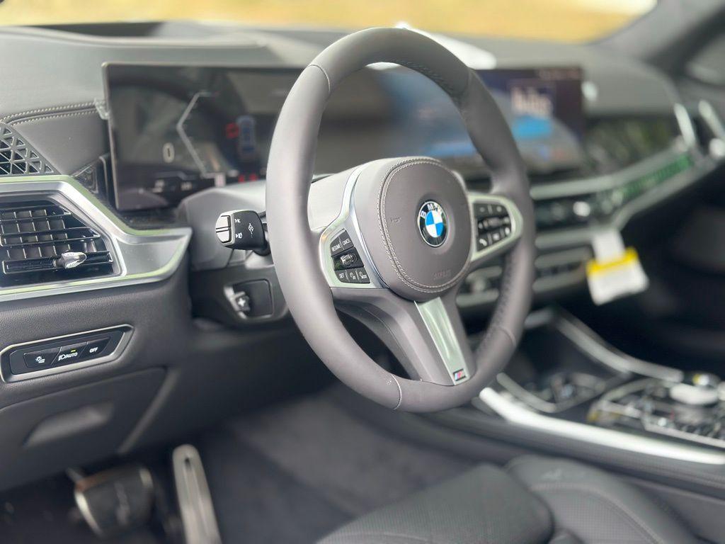new 2026 BMW X7 car, priced at $100,680