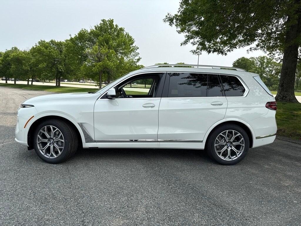 new 2026 BMW X7 car, priced at $90,490