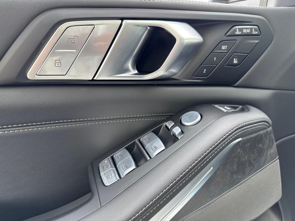 new 2026 BMW X7 car, priced at $90,490
