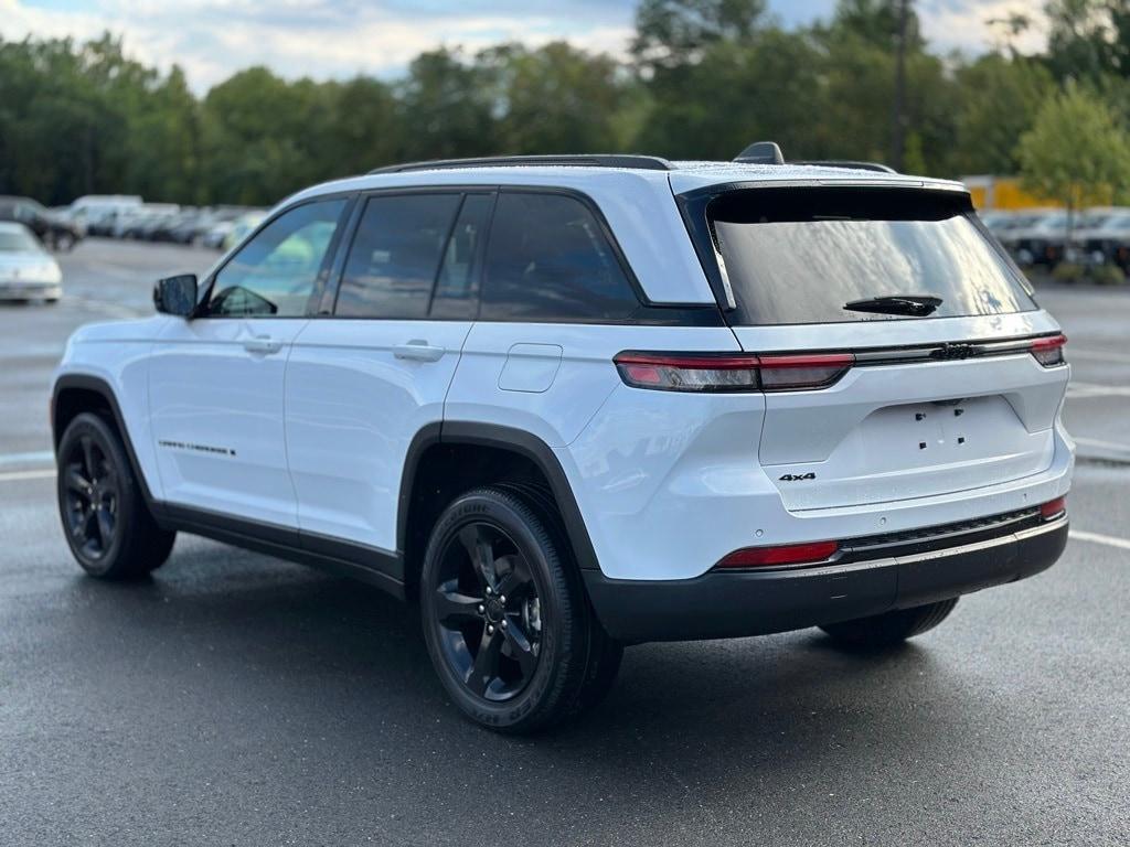 used 2024 Jeep Grand Cherokee car, priced at $33,400