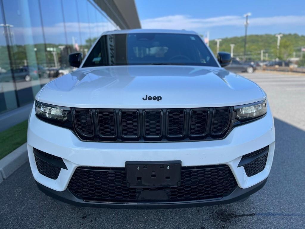 used 2024 Jeep Grand Cherokee car, priced at $34,950