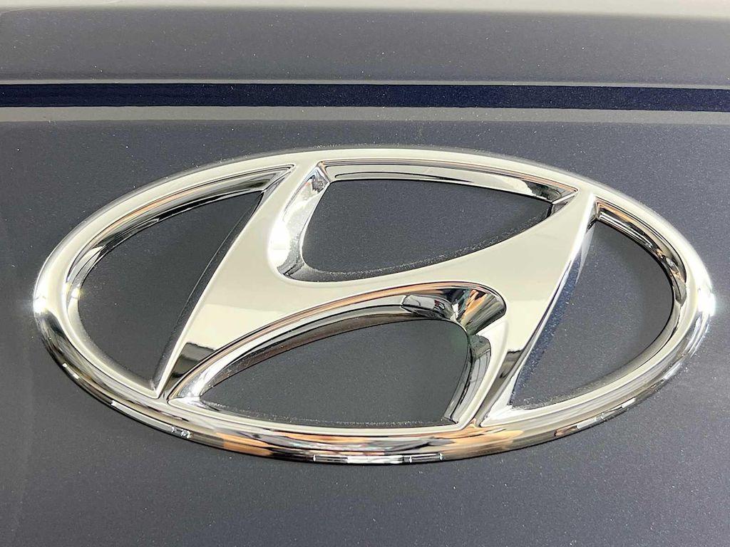 new 2025 Hyundai Venue car, priced at $24,389